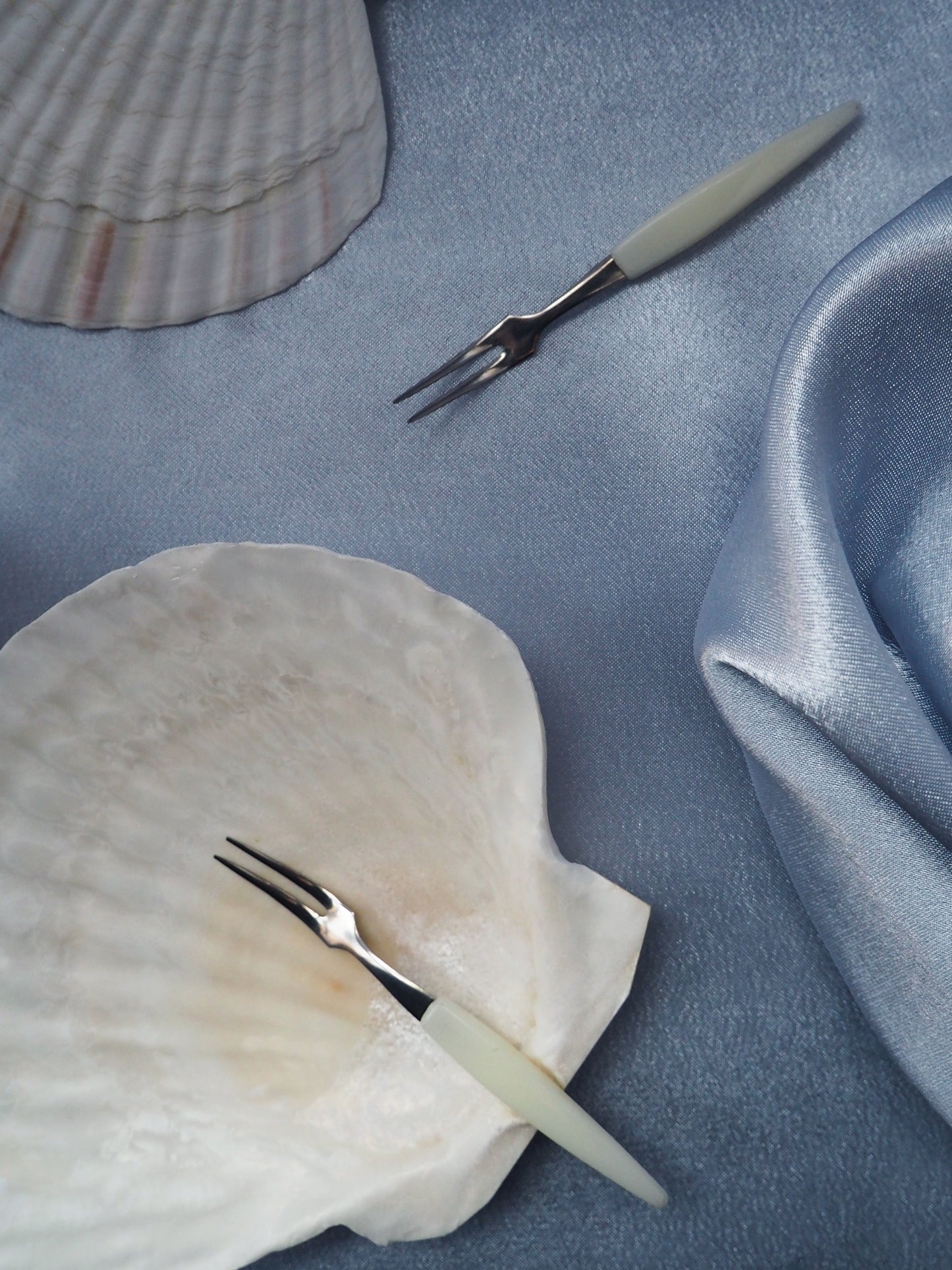 JAPANESE BAKING SHELLS & FORKS