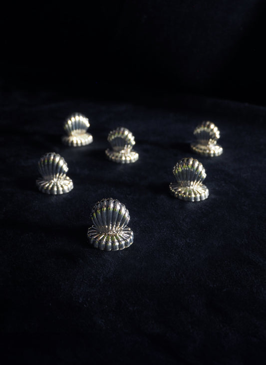 SILVER-PLATED SHELL PLACE HOLDERS