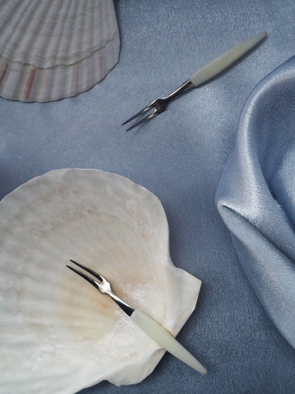 JAPANESE BAKING SHELLS & FORKS
