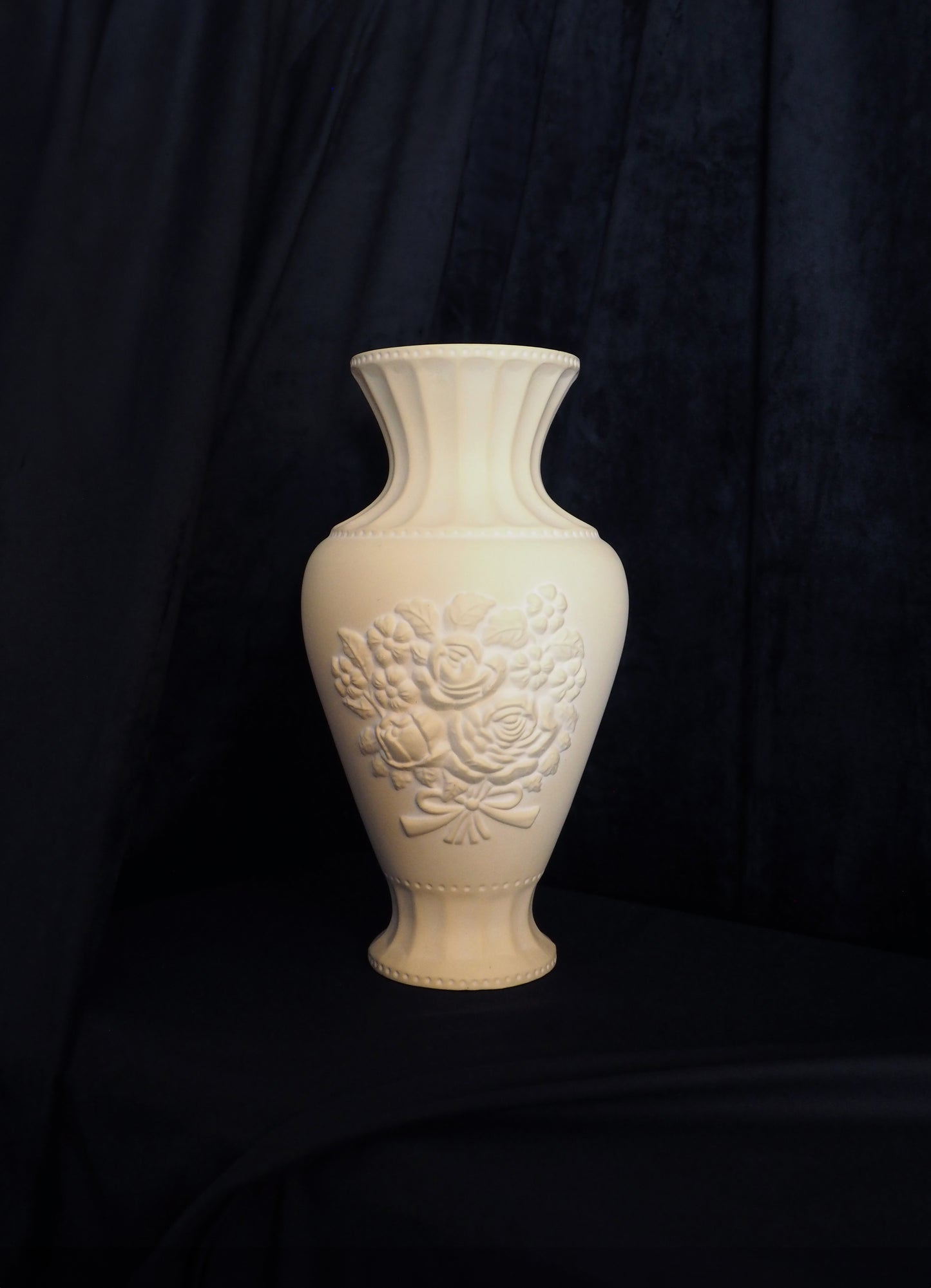 PRETTY PORCELAIN VASE